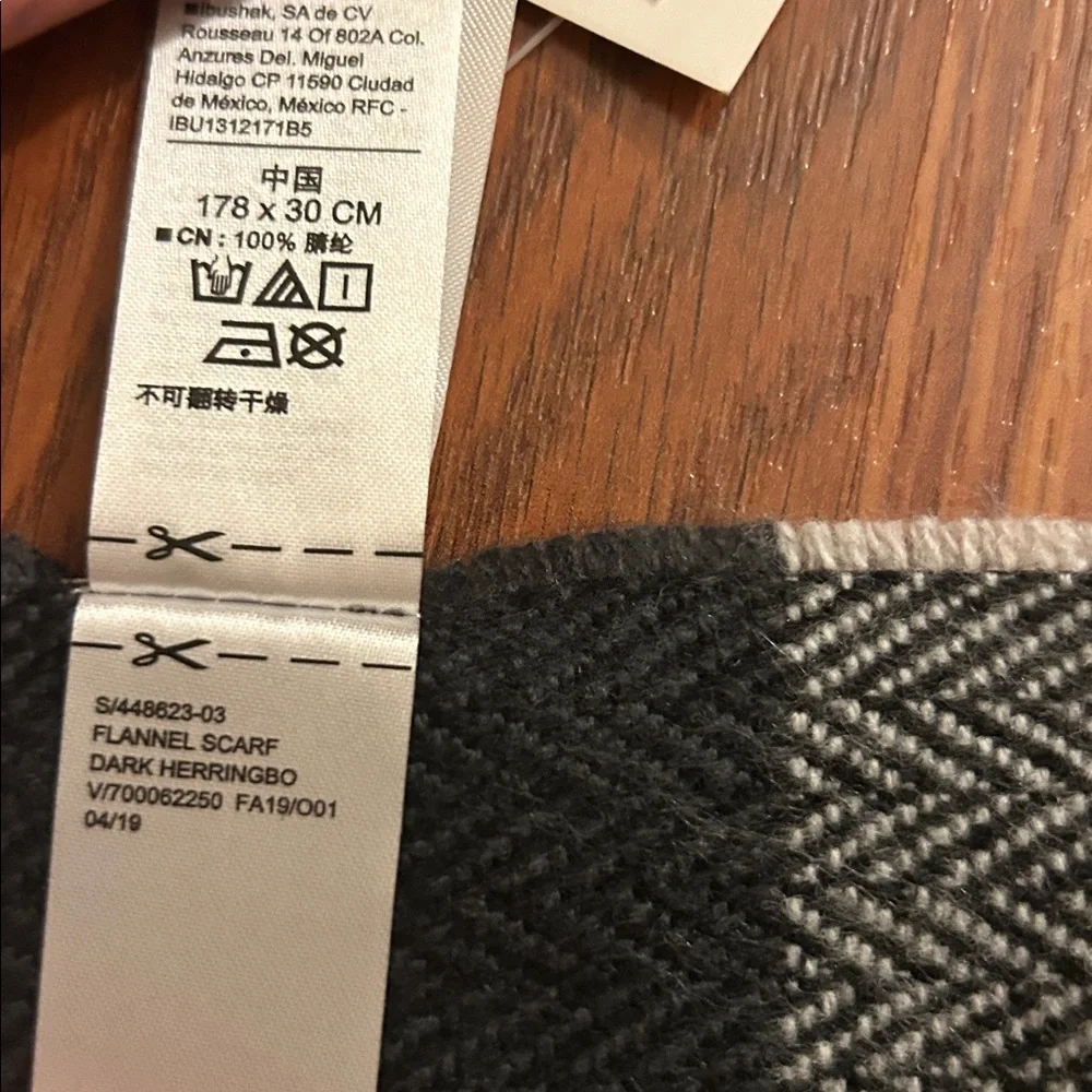 Old Navy Men's Scarf